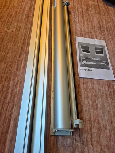 Blackout skylight blind - blind, for